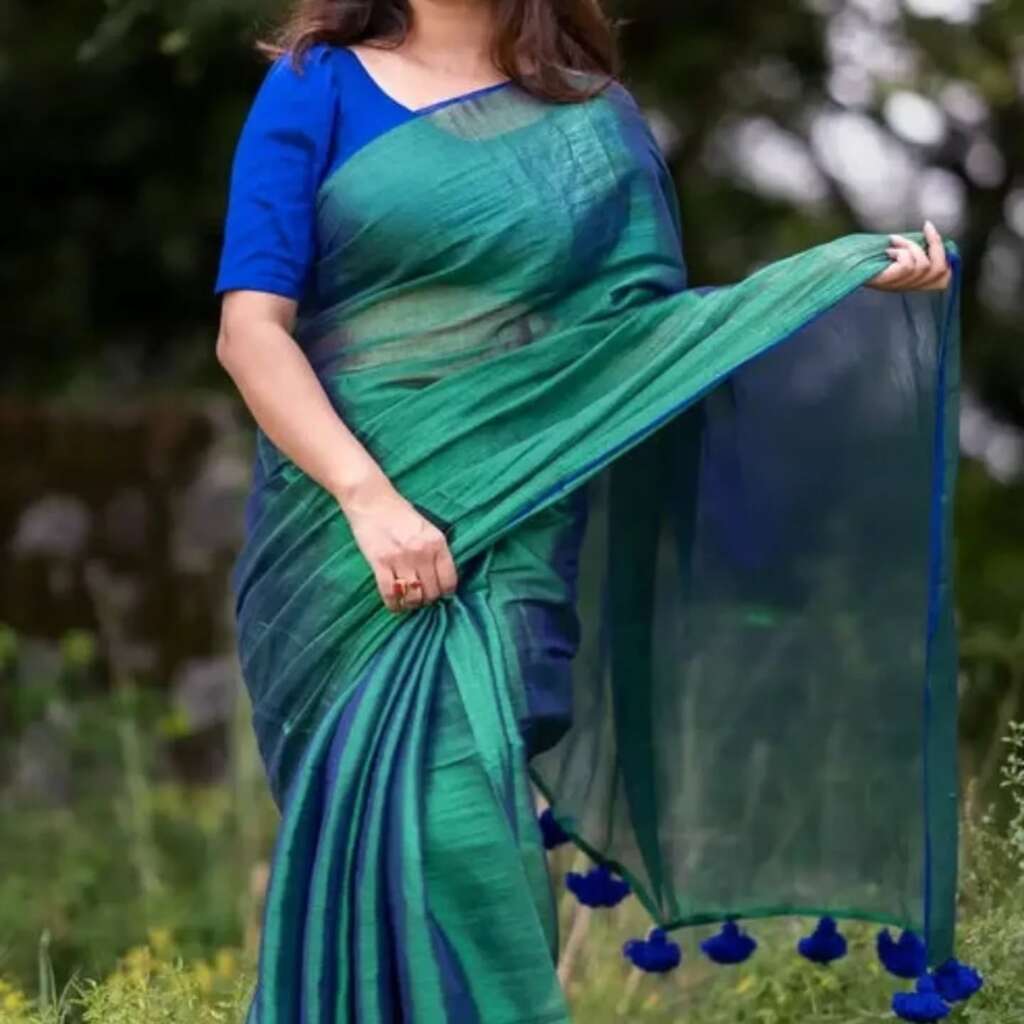 Instagram post from weavesbypooram. This post is in position 3.